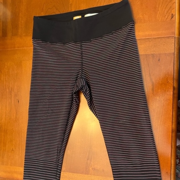 LUCY Hatha Collection Legging Crop MEDIUM - Picture 1 of 3